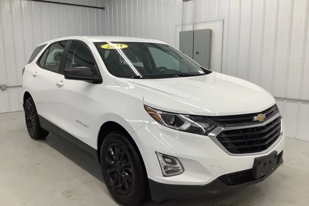 2021 Chevrolet Equinox LS photo 1