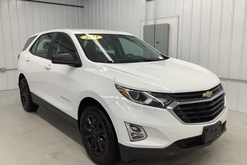 2021 Chevrolet Equinox LS photo 1