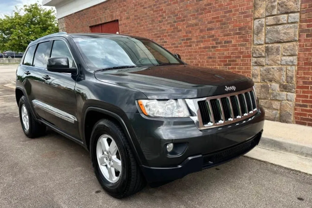 2011 Jeep Grand Cherokee Laredo photo 1