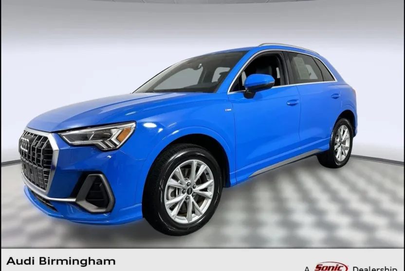 2023 Audi Q3 45 TFSI S line Premium photo 1