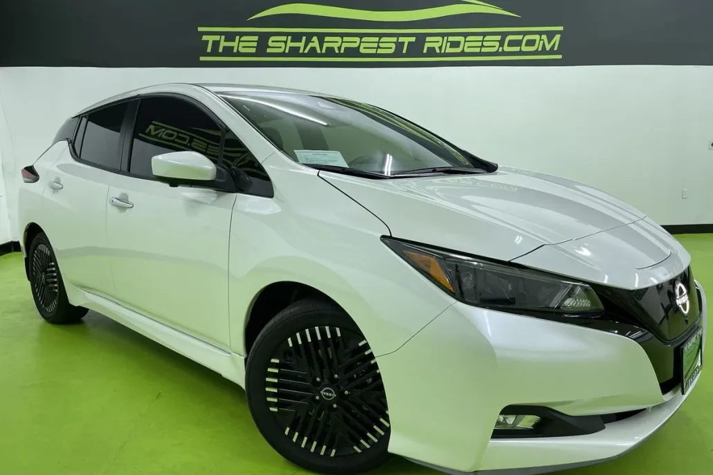 2023 Nissan Leaf SV Plus photo 1