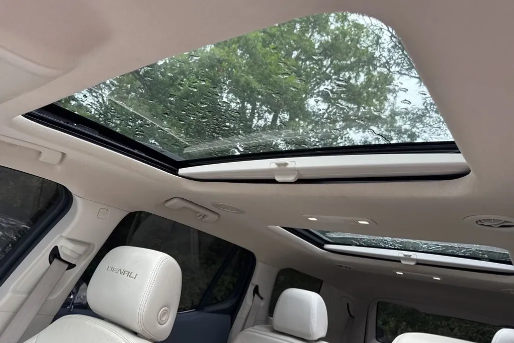 2022 Gmc Acadia Denali photo 1