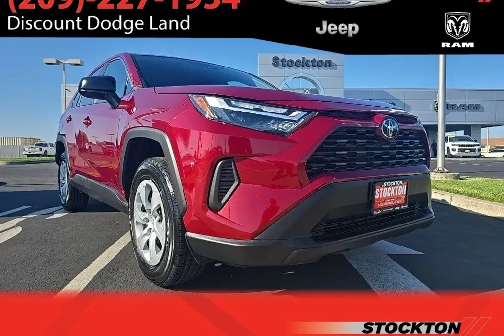 2024 Toyota RAV4 LE photo 1
