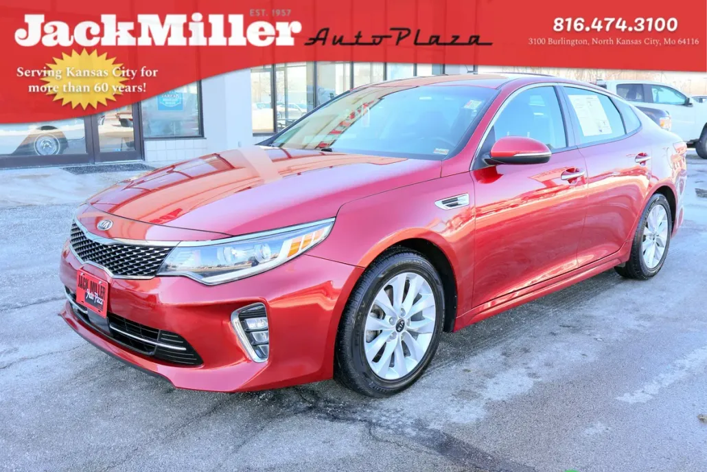 2018 Kia Optima S photo 1