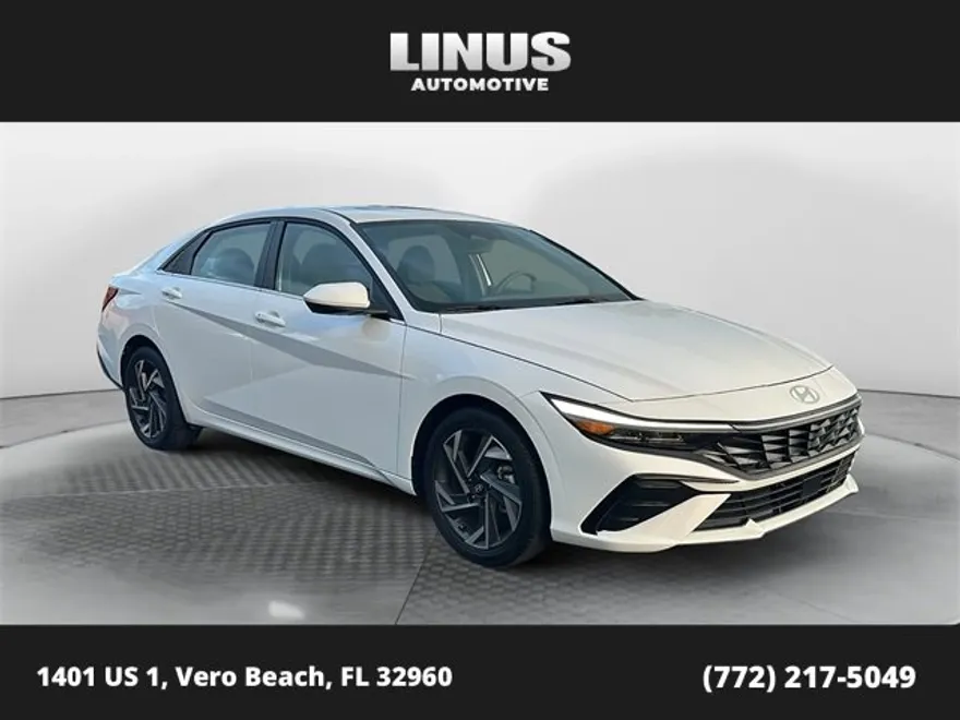 2025 Hyundai Elantra SEL Convenience photo 1