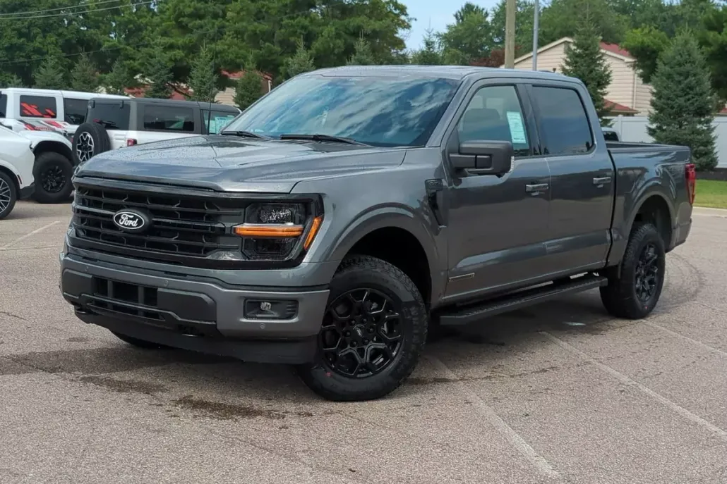2025 Ford F-150 XLT photo 1