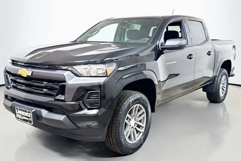 2026 Chevrolet Colorado LT photo 1