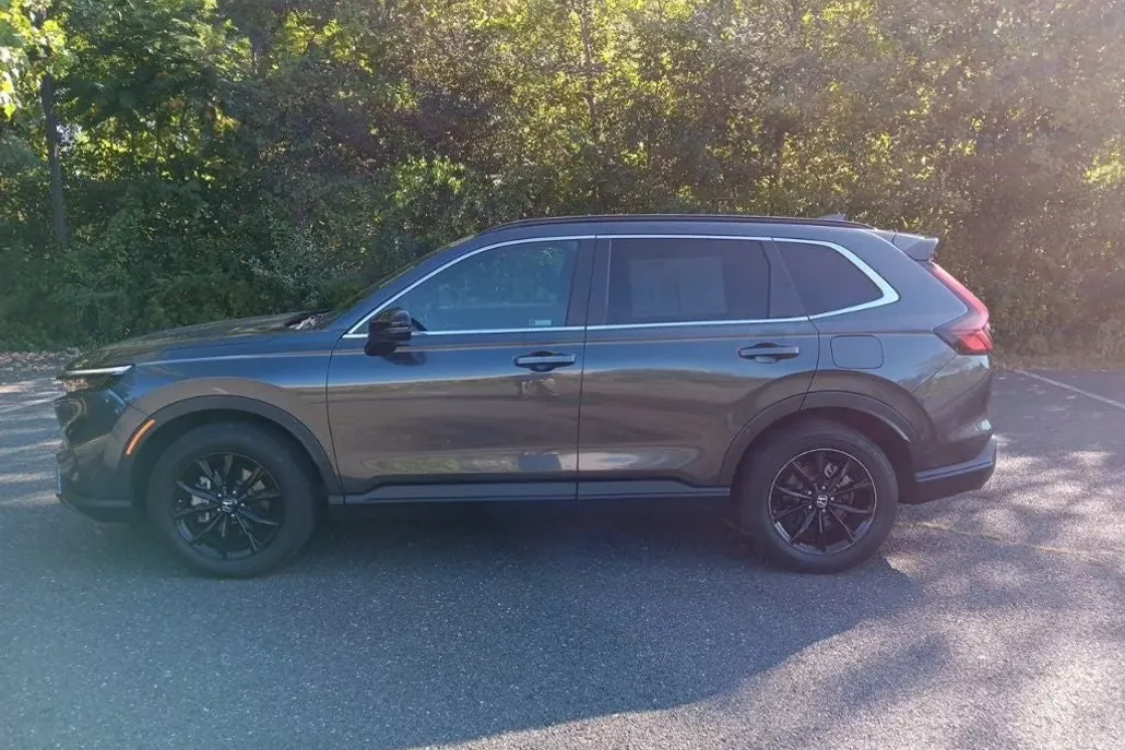 2023 Honda CR-V Hybrid Sport Touring photo 1