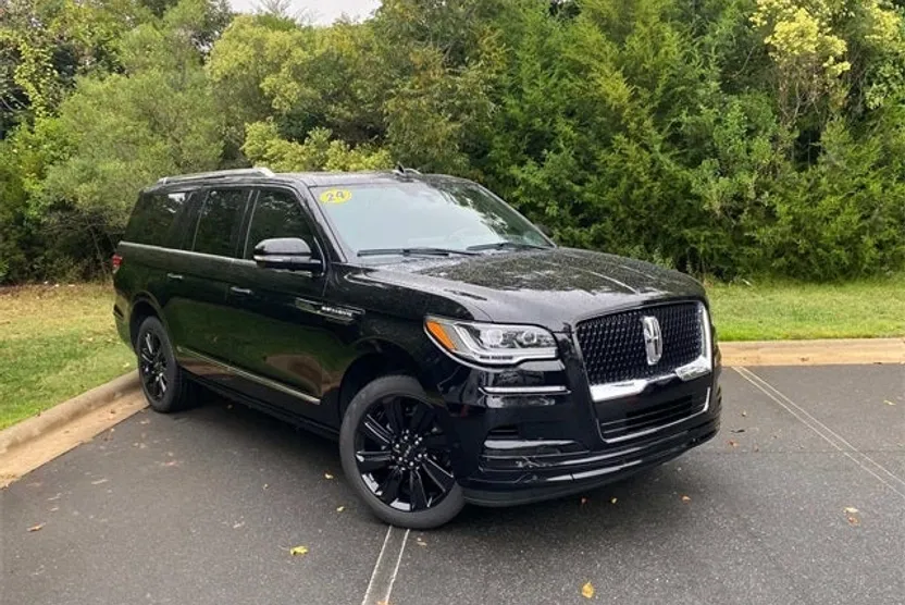 2024 Lincoln Navigator L Reserve photo 1