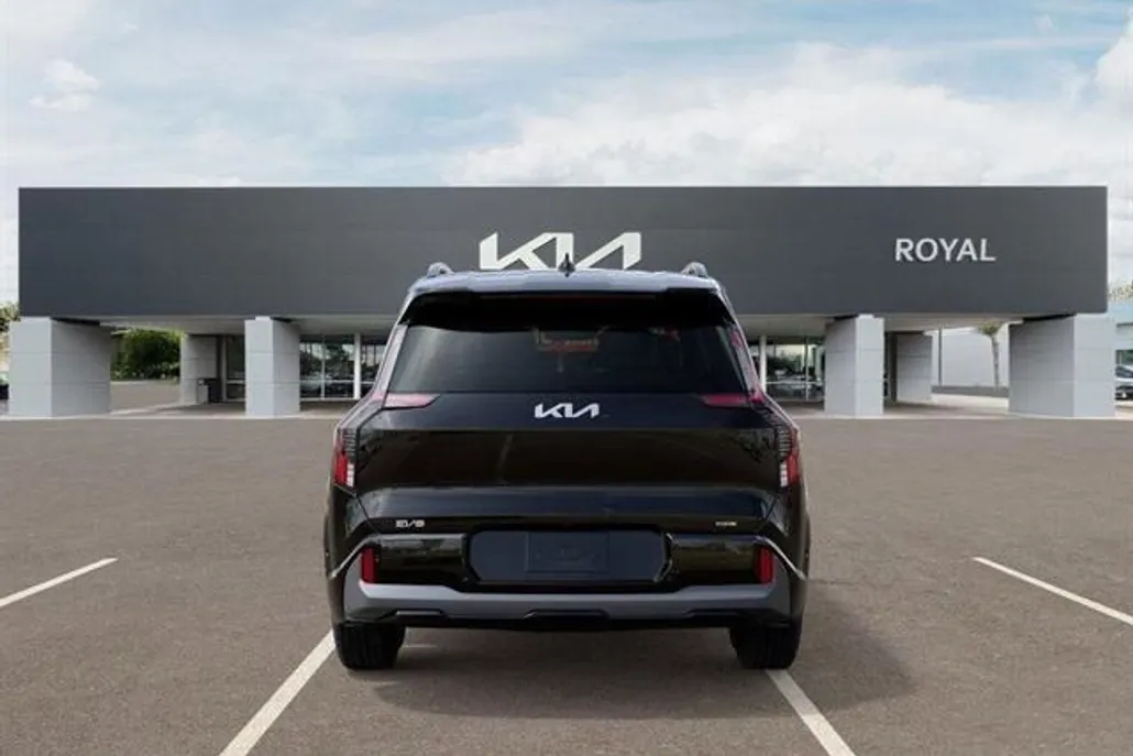 2026 Kia EV9 GT-Line photo 1