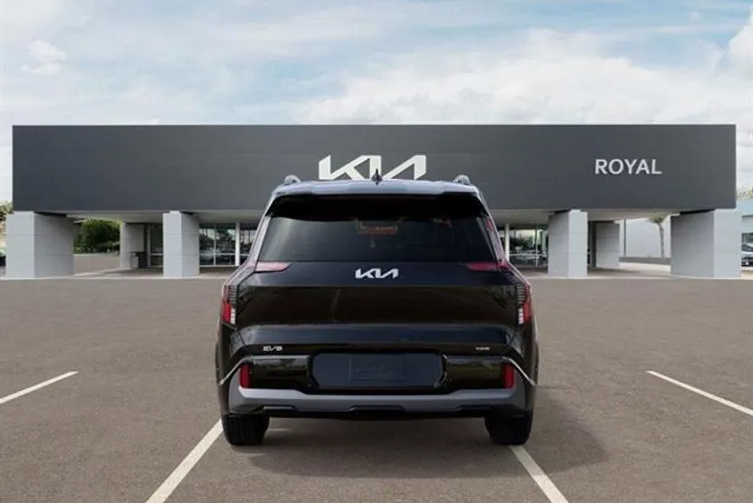 2026 Kia EV9 GT-Line photo 1