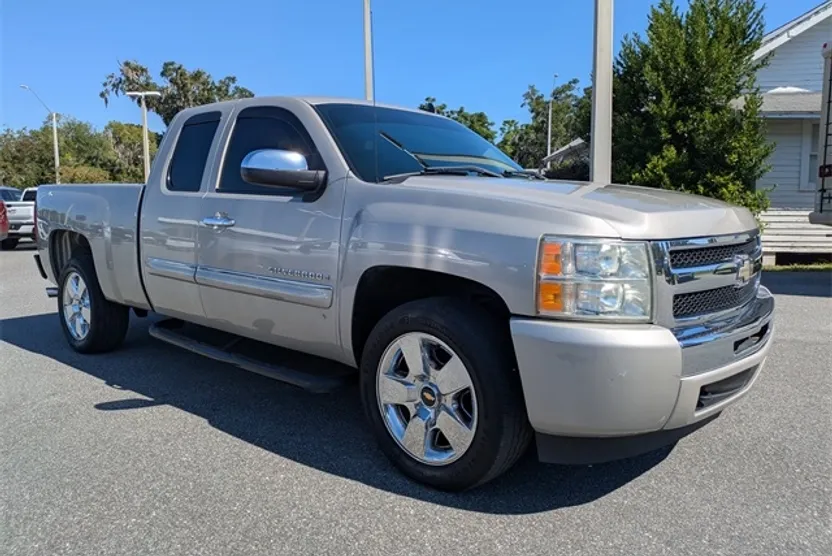 2009 Chevrolet Silverado 1500 LT photo 1