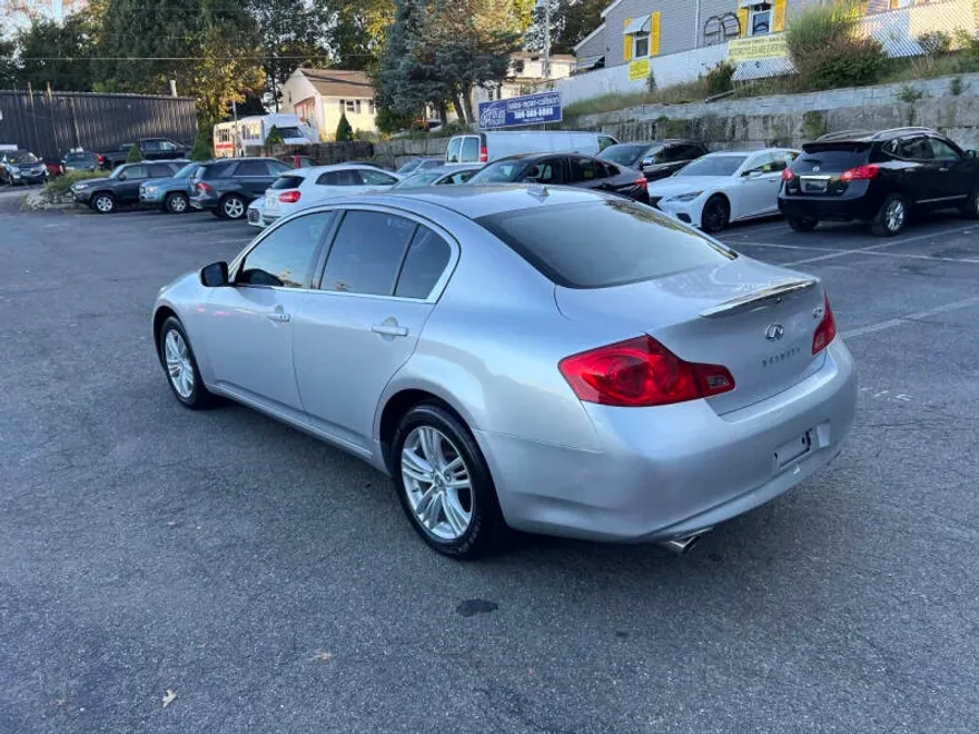 2011 Infiniti G25 photo 1