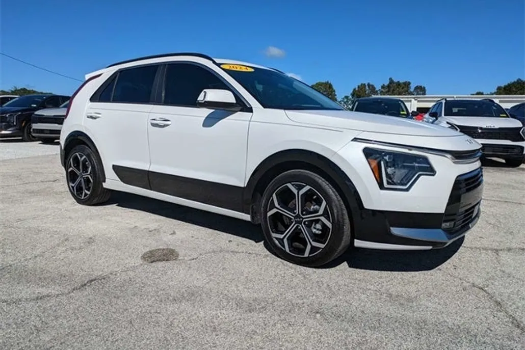 2024 Kia Niro Plug-In Hybrid SX photo 1