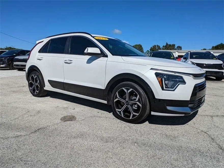 2024 Kia Niro Plug-In Hybrid SX photo 1
