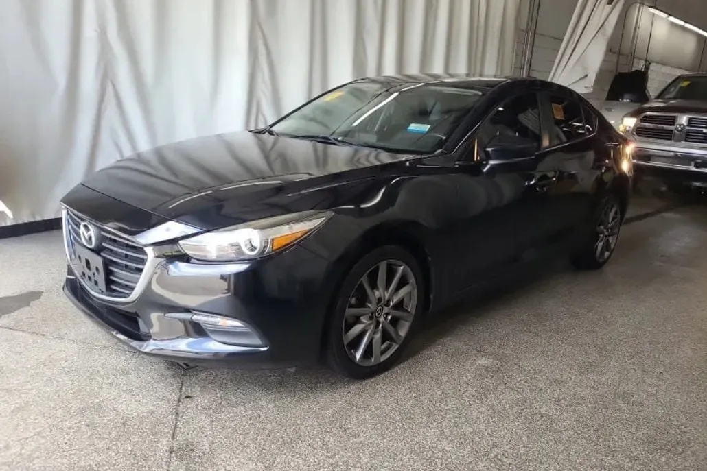 2018 Mazda Mazda3 Touring photo 1