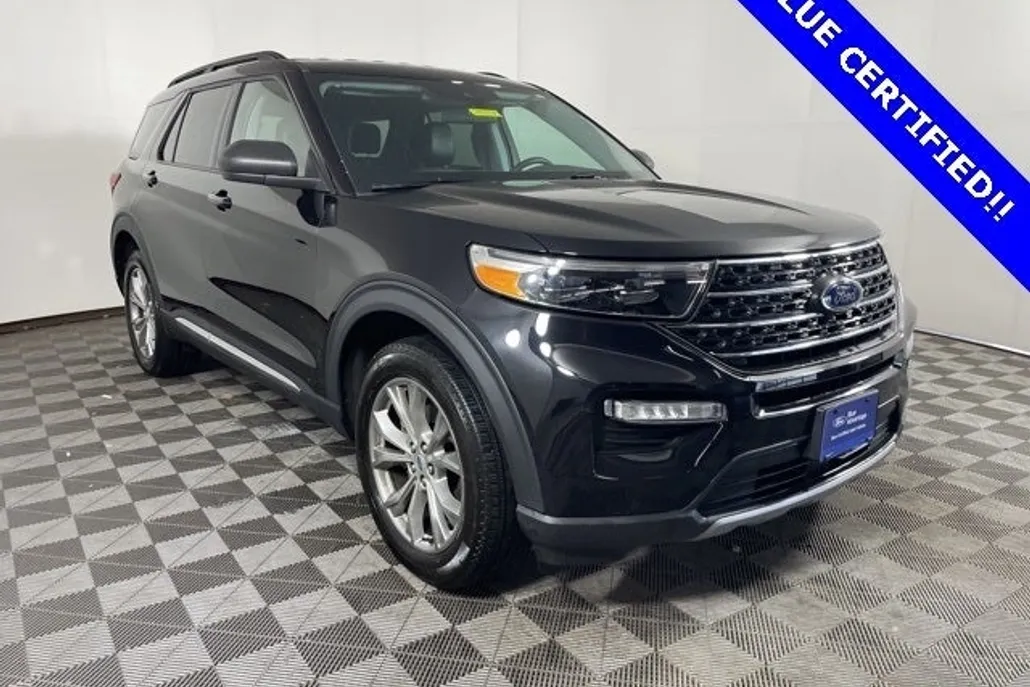 2023 Ford Explorer XLT photo 1