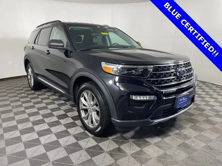 2023 Ford Explorer XLT photo 1