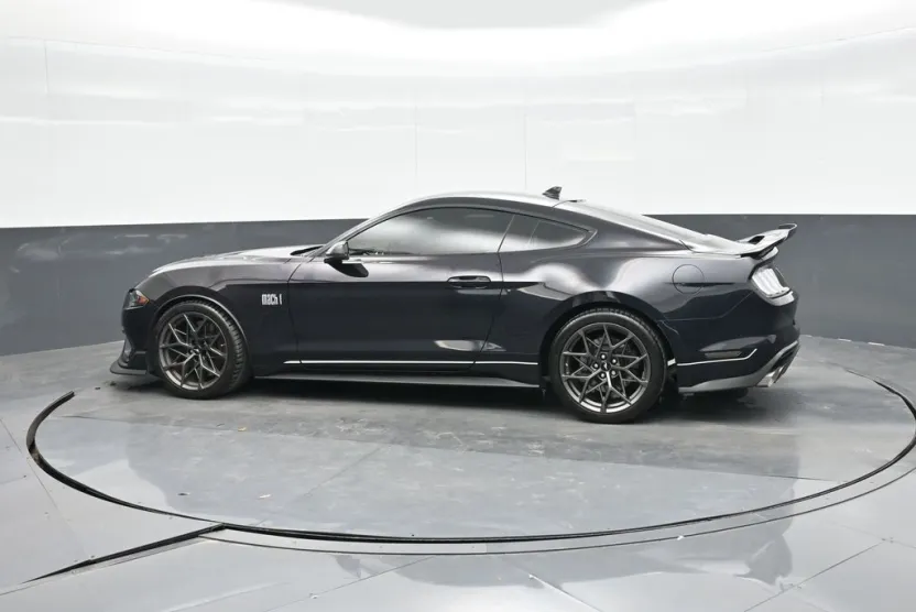 2022 Ford Mustang Mach 1 photo 1