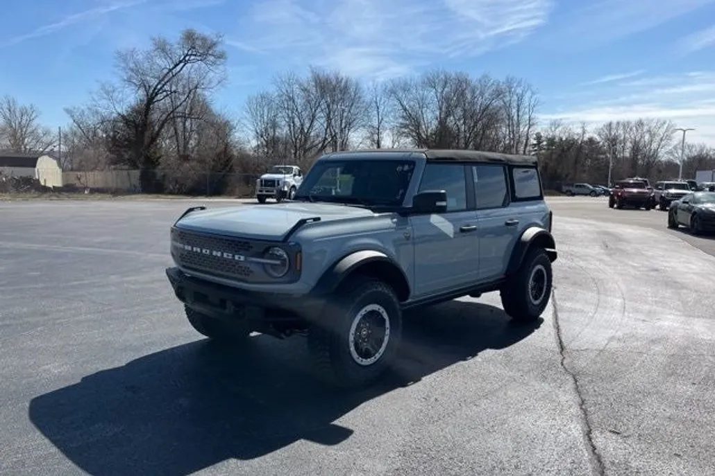 2024 Ford Bronco Badlands photo 1