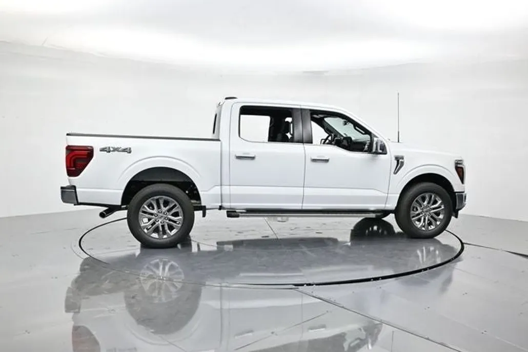 2025 Ford F-150 Lariat photo 1