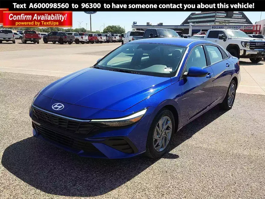 2024 Hyundai Elantra SEL photo 1