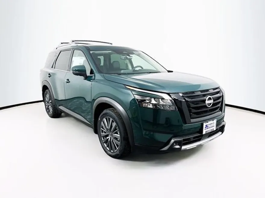 2025 Nissan Pathfinder SL photo 1