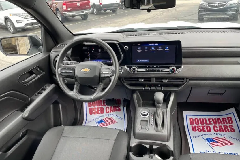 2023 Chevrolet Colorado Work Truck photo 1