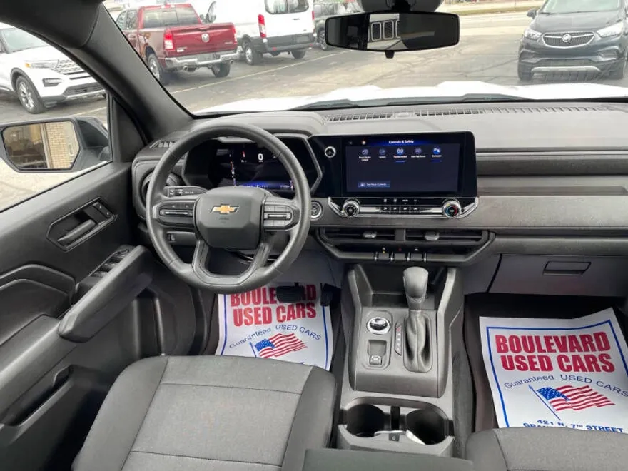 2023 Chevrolet Colorado Work Truck photo 1