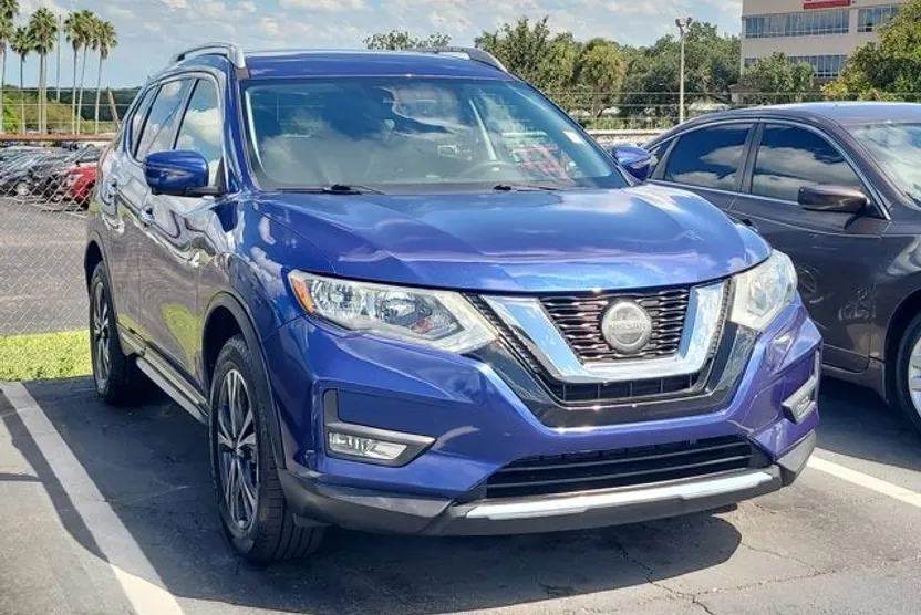 2018 Nissan Rogue SL photo 1