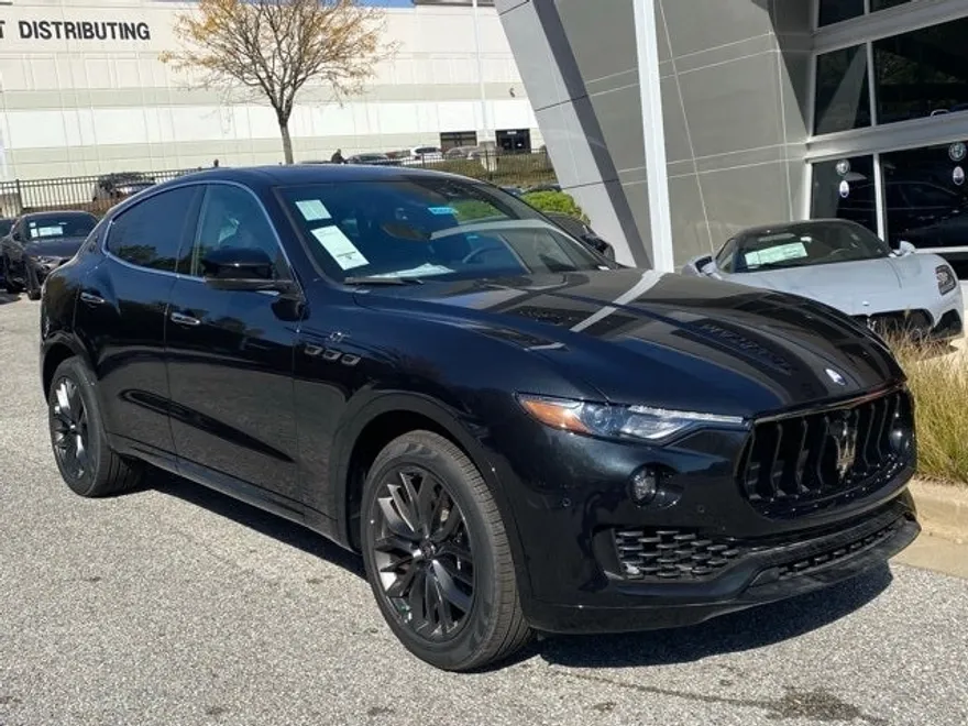 2024 Maserati Levante GT photo 1