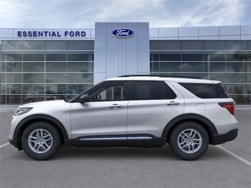 2025 Ford Explorer photo 1