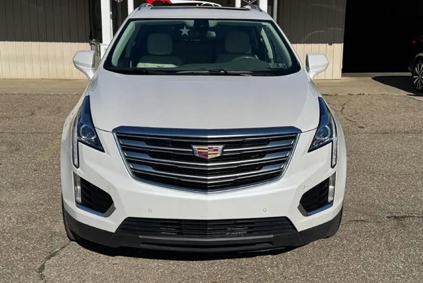 2018 Cadillac XT5 Luxury photo 1