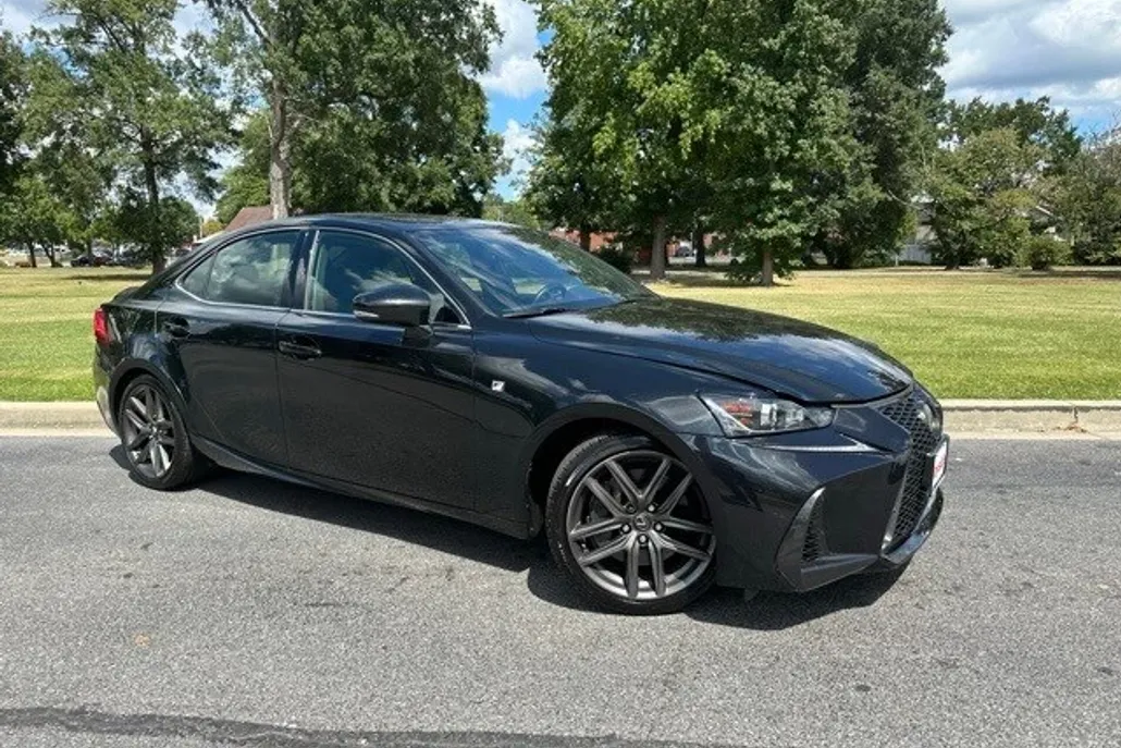 2018 Lexus IS 350 photo 1
