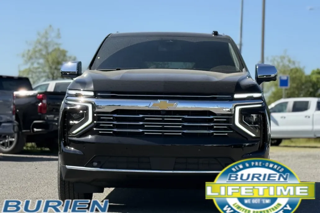 2025 Chevrolet Suburban Premier photo 1