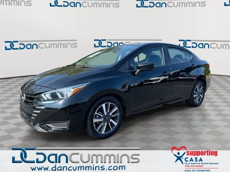 2023 Nissan Versa 1.6 SV photo 1