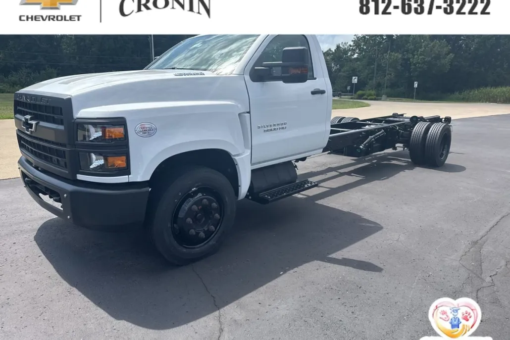 2024 Chevrolet Silverado 5500HD Work Truck photo 1