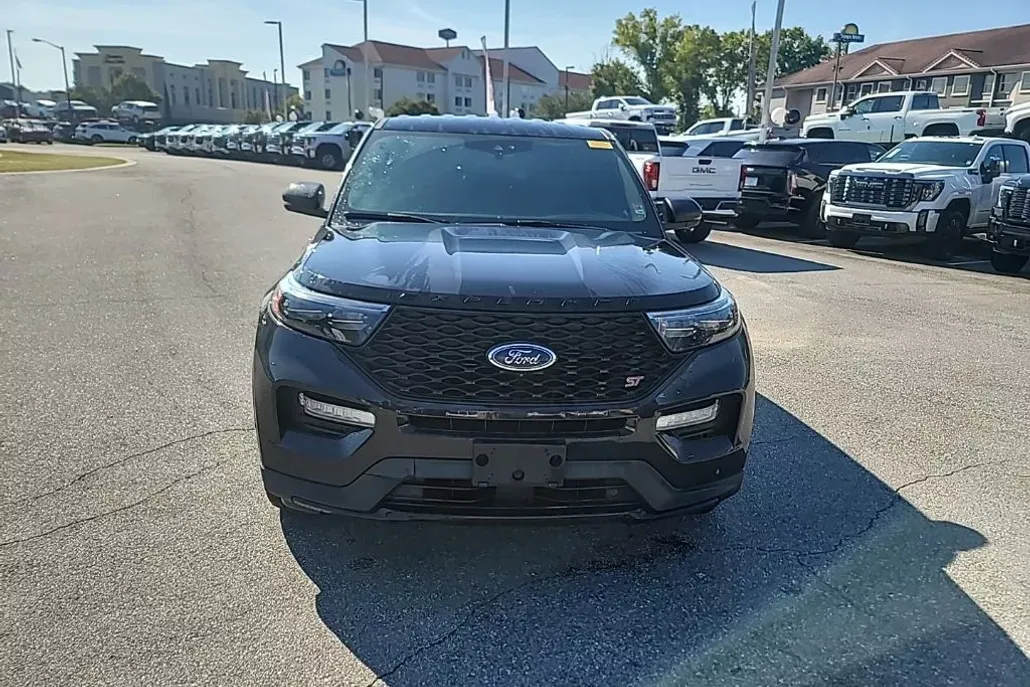 2021 Ford Explorer ST photo 1