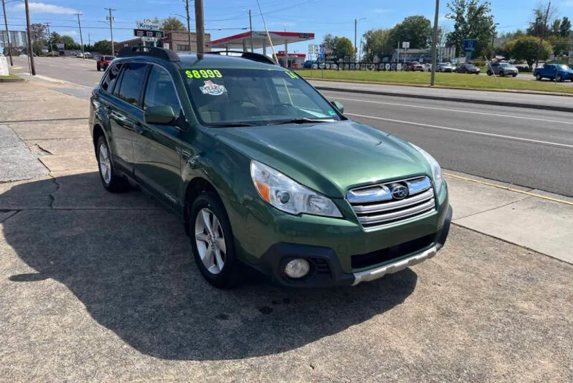 2014 Subaru Outback 2.5i Limited photo 1