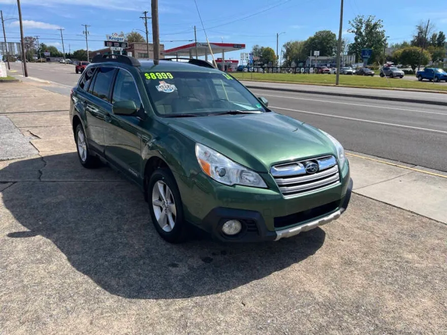 2014 Subaru Outback 2.5i Limited photo 1