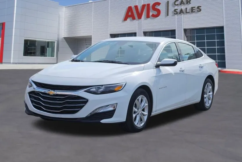 2024 Chevrolet Malibu 1LT photo 1