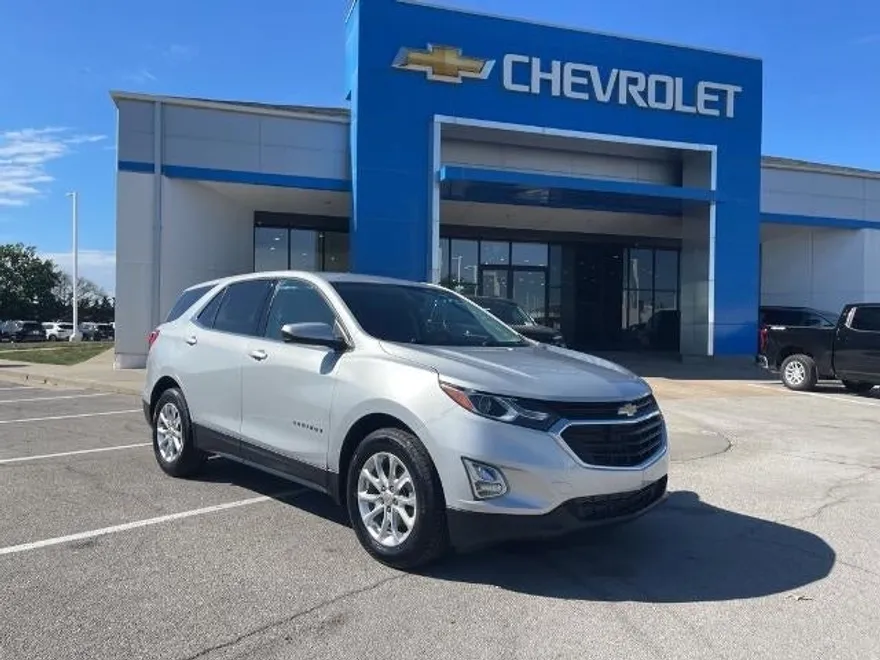 2020 Chevrolet Equinox LT photo 1