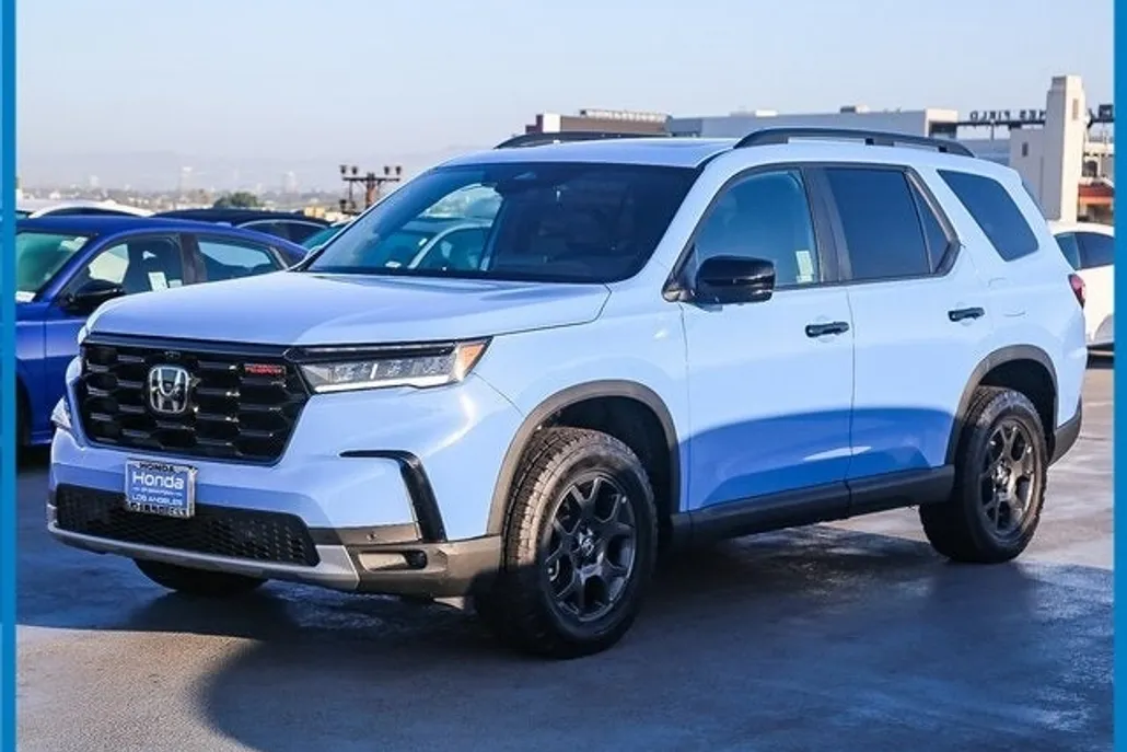 2024 Honda Pilot TrailSport photo 1