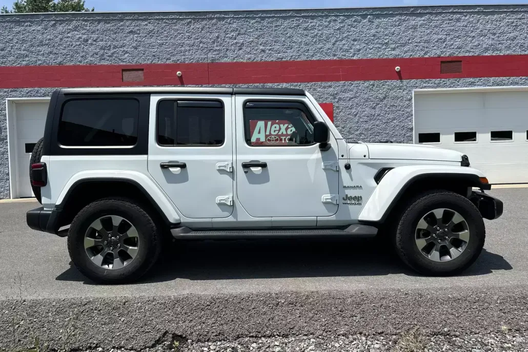 2022 Jeep Wrangler Unlimited Sahara photo 1