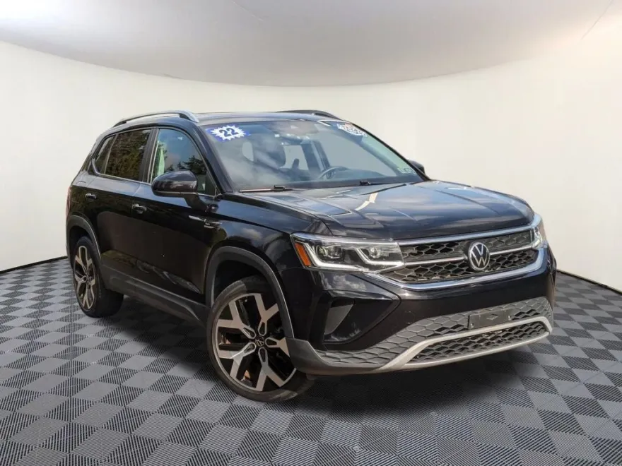 2022 Volkswagen Taos SEL photo 1