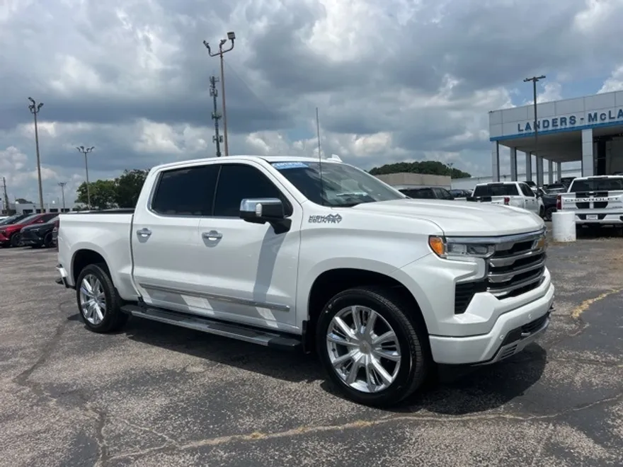 2024 Chevrolet Silverado 1500 High Country photo 1