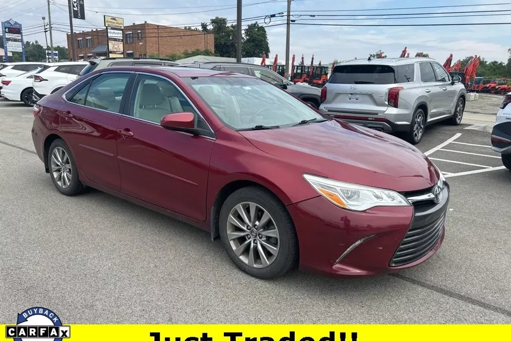 2017 Toyota Camry XSE V6 photo 1