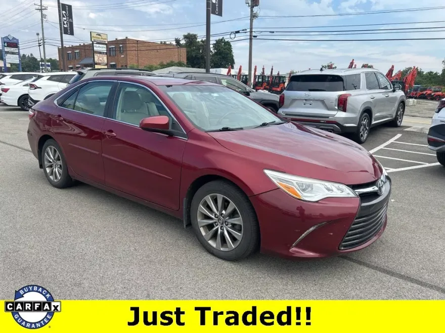 2017 Toyota Camry XSE V6 photo 1