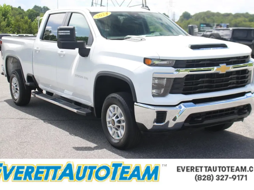 2024 Chevrolet Silverado 2500HD LT photo 1