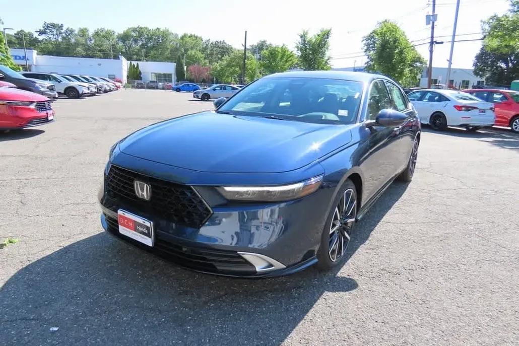 2025 Honda Accord Hybrid Touring photo 1